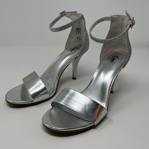 Fioni Night Silver Heels Size 7.5